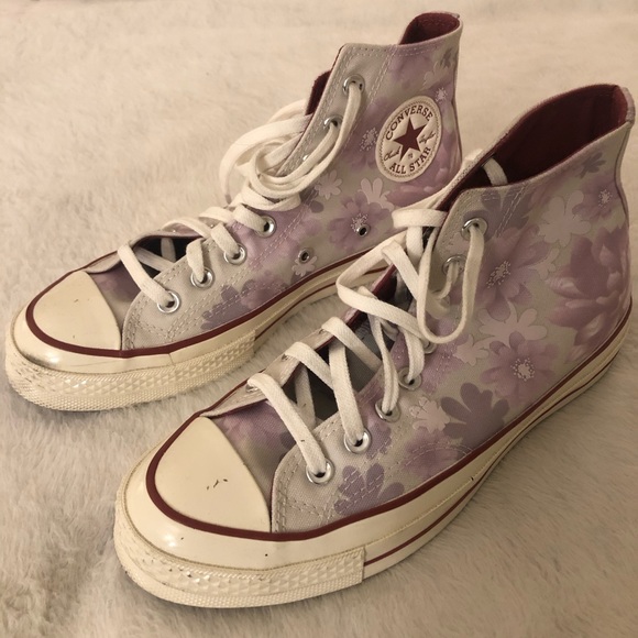 Women’s High Top Converse Chuck Taylor - Picture 3 of 5